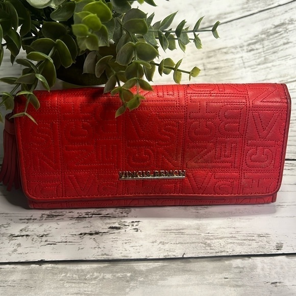 Vincis Bench Red Wallet - Picture 1 of 11